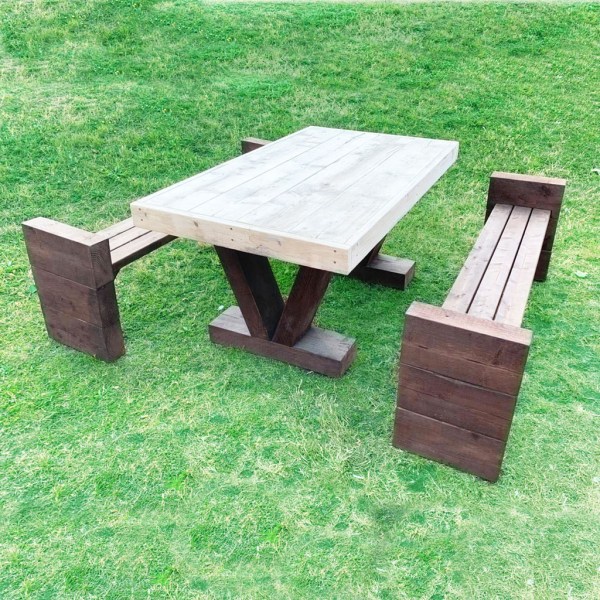 Main rustic table